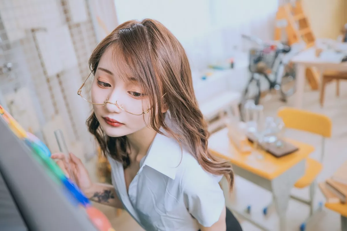 萝莉美女神楽板真冬百合教室主题教室里师生情主题性感白T配黑丝袜诱惑写真150P