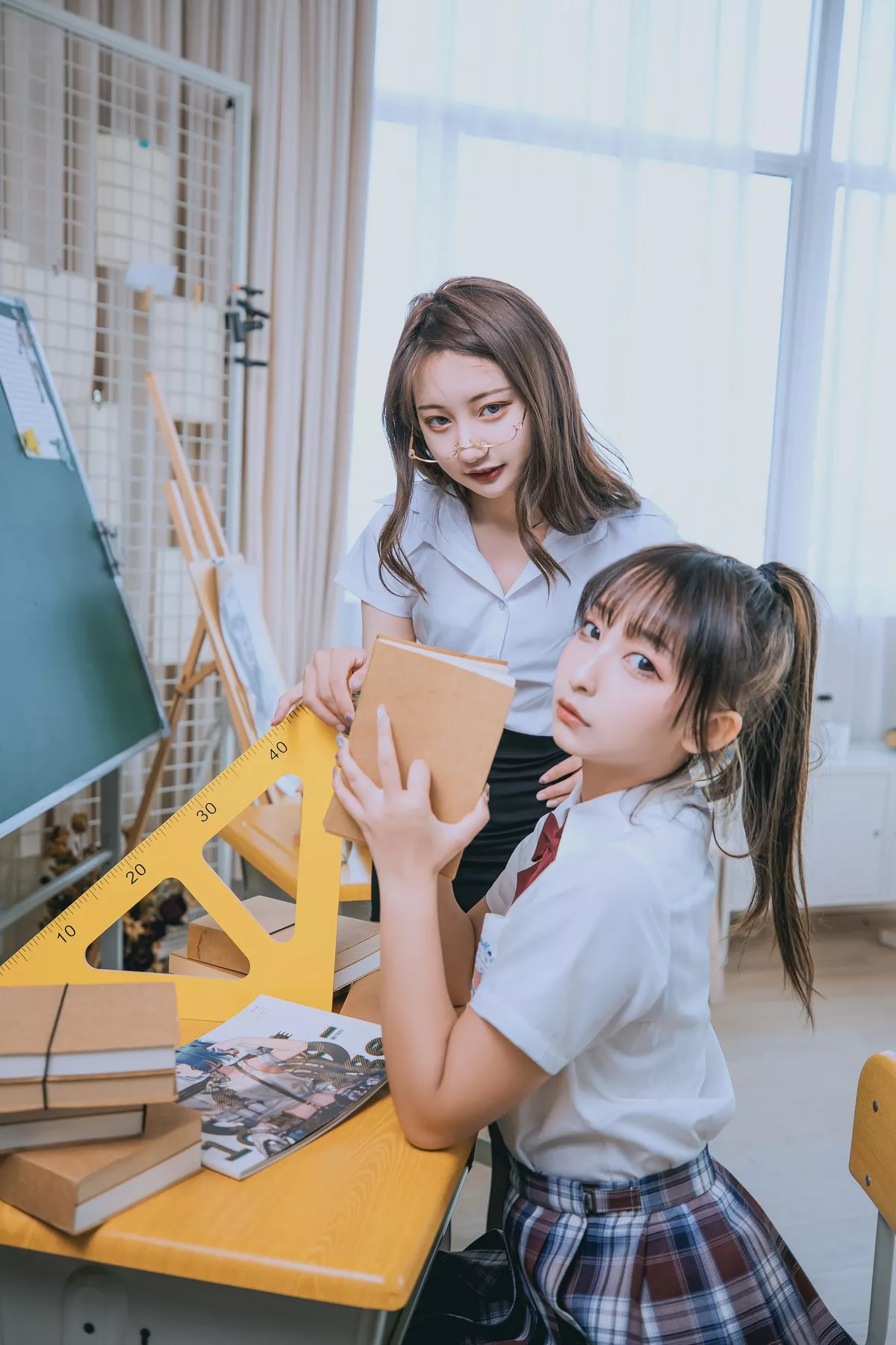 萝莉美女神楽板真冬百合教室主题教室里师生情主题性感白T配黑丝袜诱惑写真150P