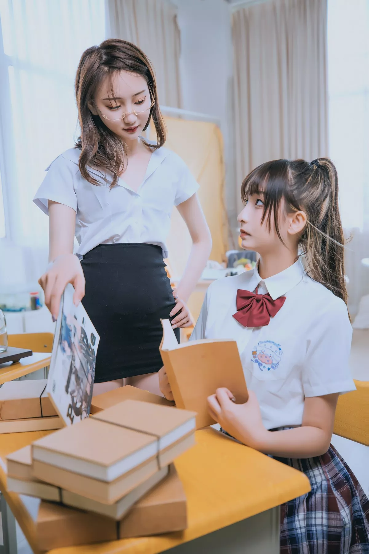 萝莉美女神楽板真冬百合教室主题教室里师生情主题性感白T配黑丝袜诱惑写真150P