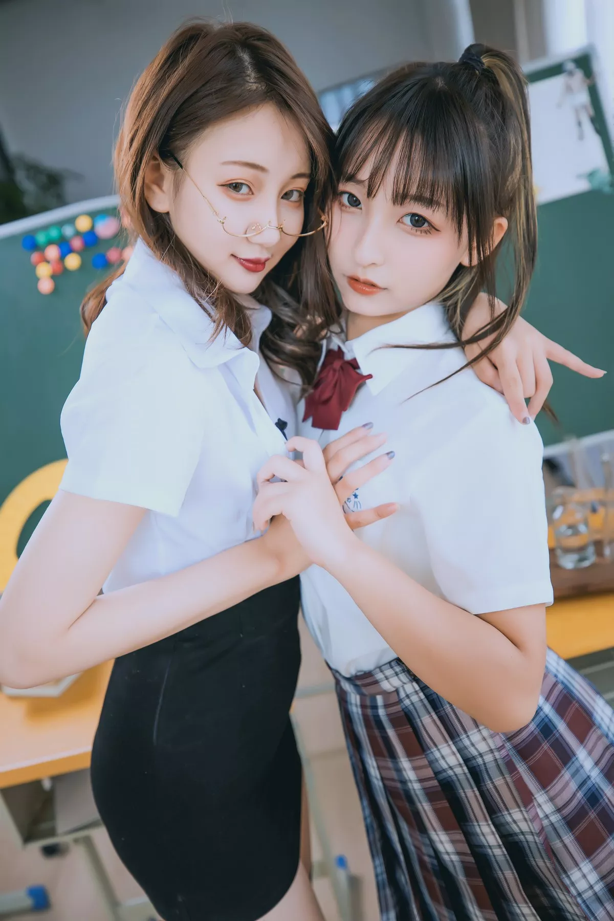 萝莉美女神楽板真冬百合教室主题教室里师生情主题性感白T配黑丝袜诱惑写真150P