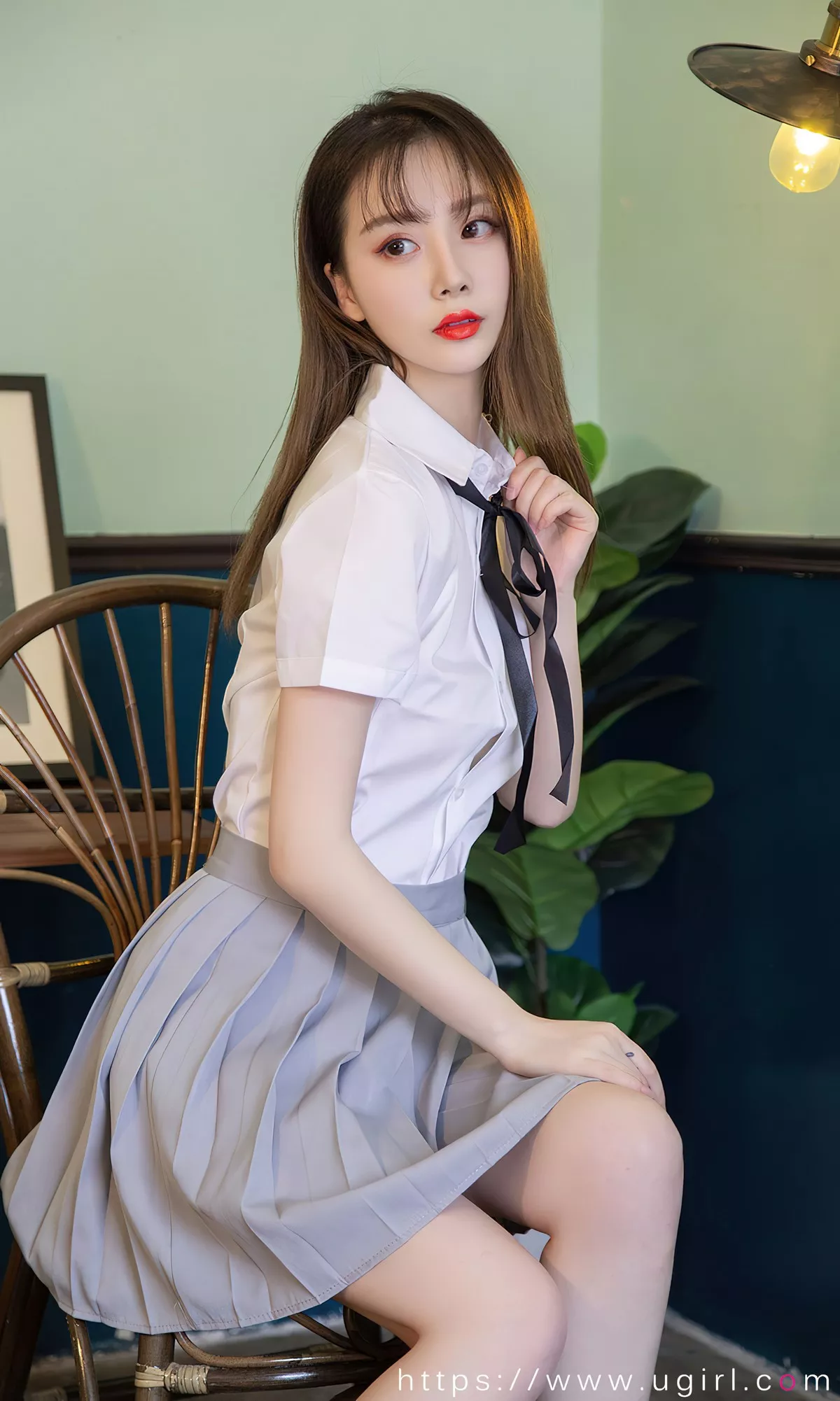 [Ugirls爱尤物]No.2381_模特徐肉肉私房性感JK制服+唐风旗袍秀完美身材诱惑写真35P