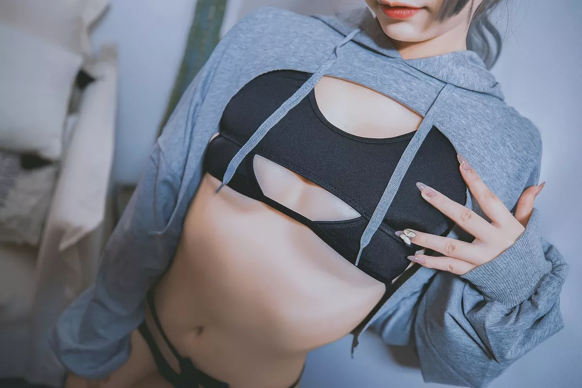 萝莉美女神楽板真冬狼妹&兔娘主题私房性感服饰系列秀完美身材迷人诱惑写真150P