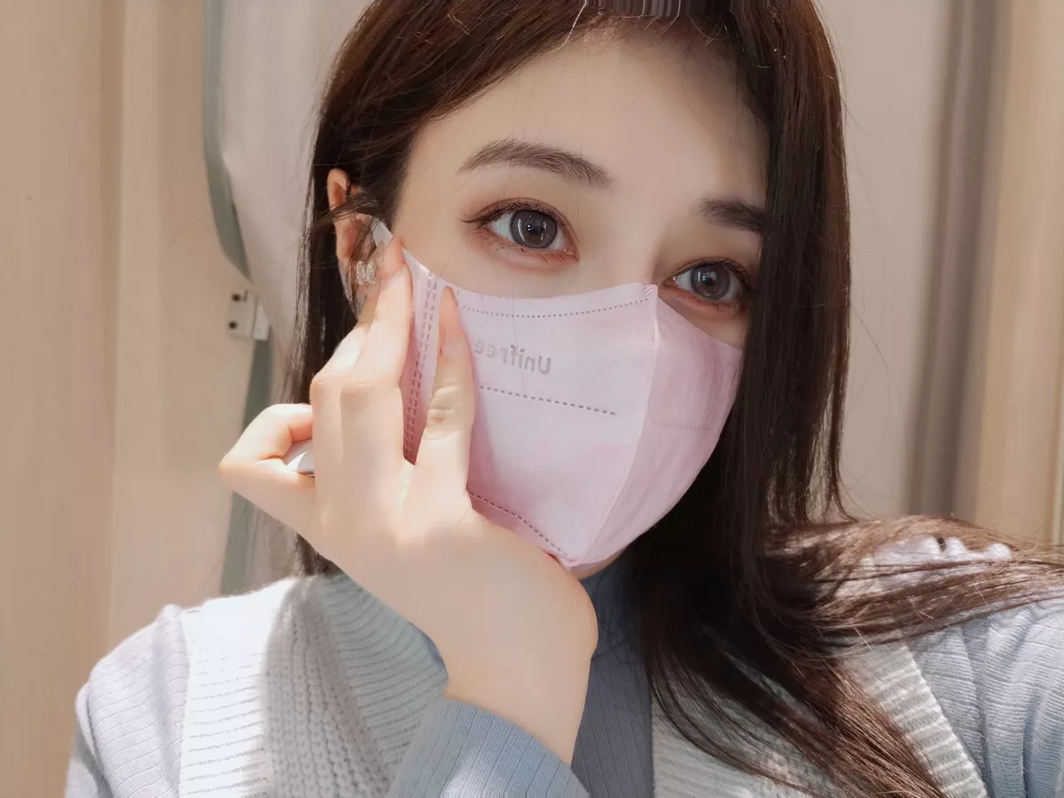 Coser小姐姐白银试着室主题半脱露性感蕾丝内衣配肉丝吊袜秀豪乳翘臀诱惑写真80P