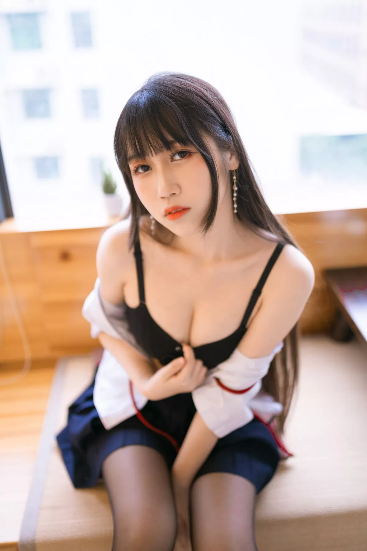 人气Coser不呆猫校服JK主题私房性感黑色短裙下超薄黑丝裤袜极致魅惑写真64P