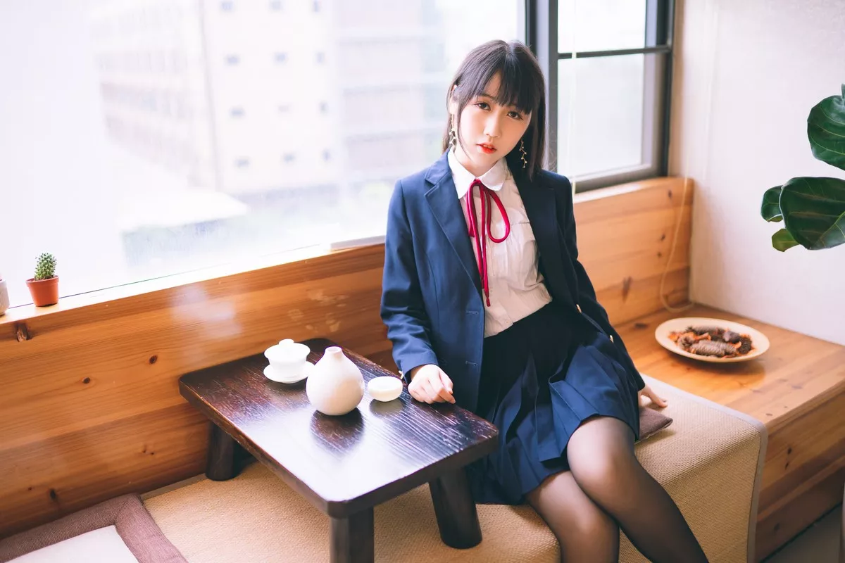 人气Coser不呆猫校服JK主题私房性感黑色短裙下超薄黑丝裤袜极致魅惑写真64P