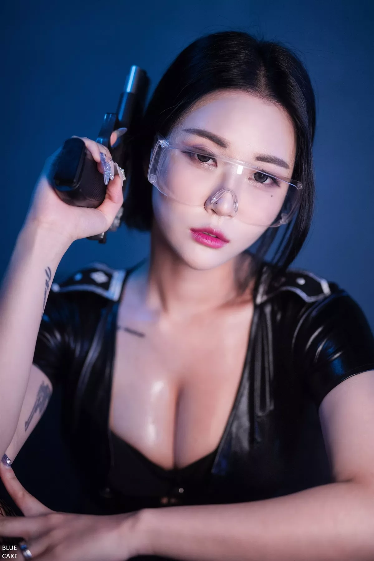 [Bluecake]Bomi-Siren主题私房性感JK制服+黑色皮质短裙套装秀完美身材诱惑写真71P
