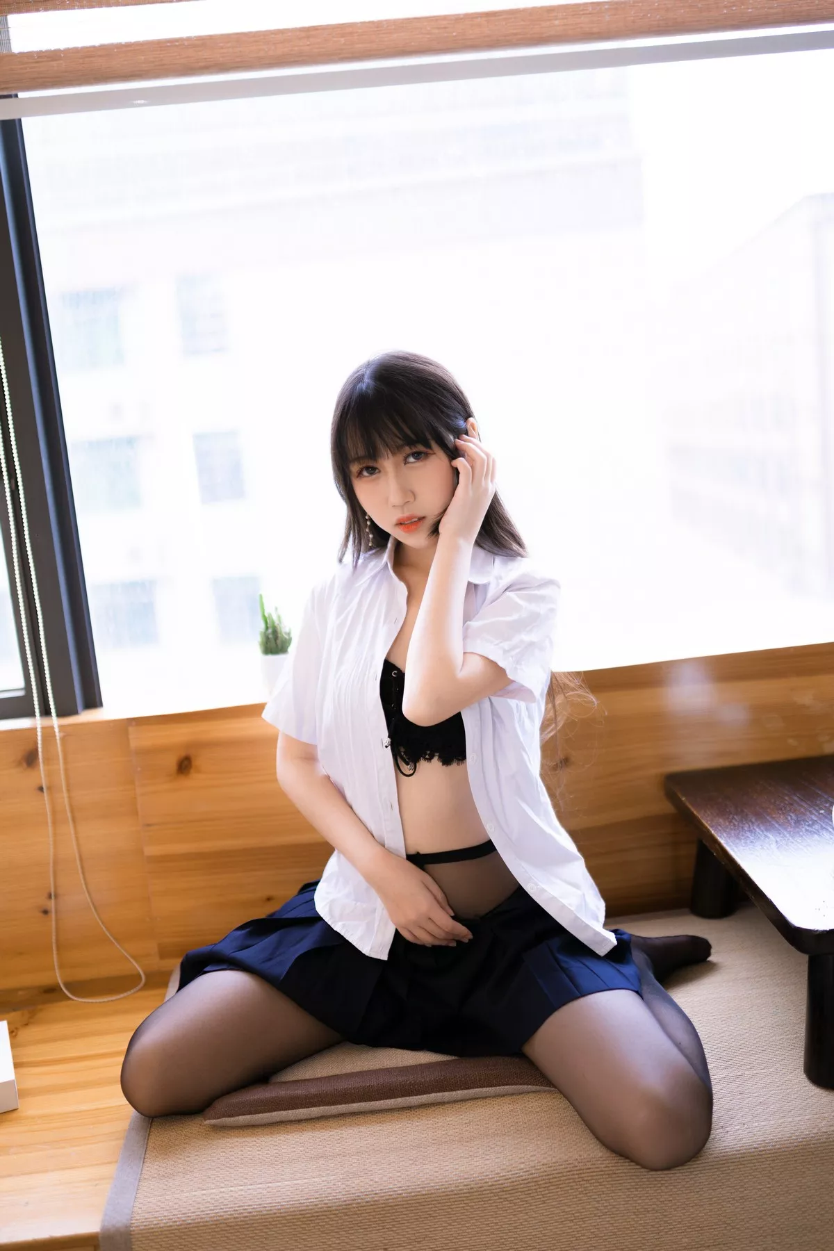 人气Coser不呆猫校服JK主题私房性感黑色短裙下超薄黑丝裤袜极致魅惑写真64P