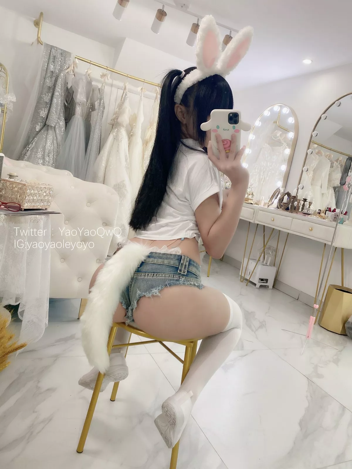网络美女软妹摇摇乐一只小兔子主题私房半脱露白色蕾丝内衣秀豪乳遮点诱惑写真94P