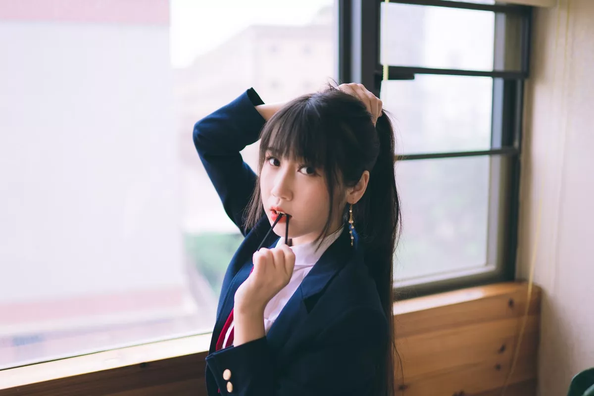 人气Coser不呆猫校服JK主题私房性感黑色短裙下超薄黑丝裤袜极致魅惑写真64P