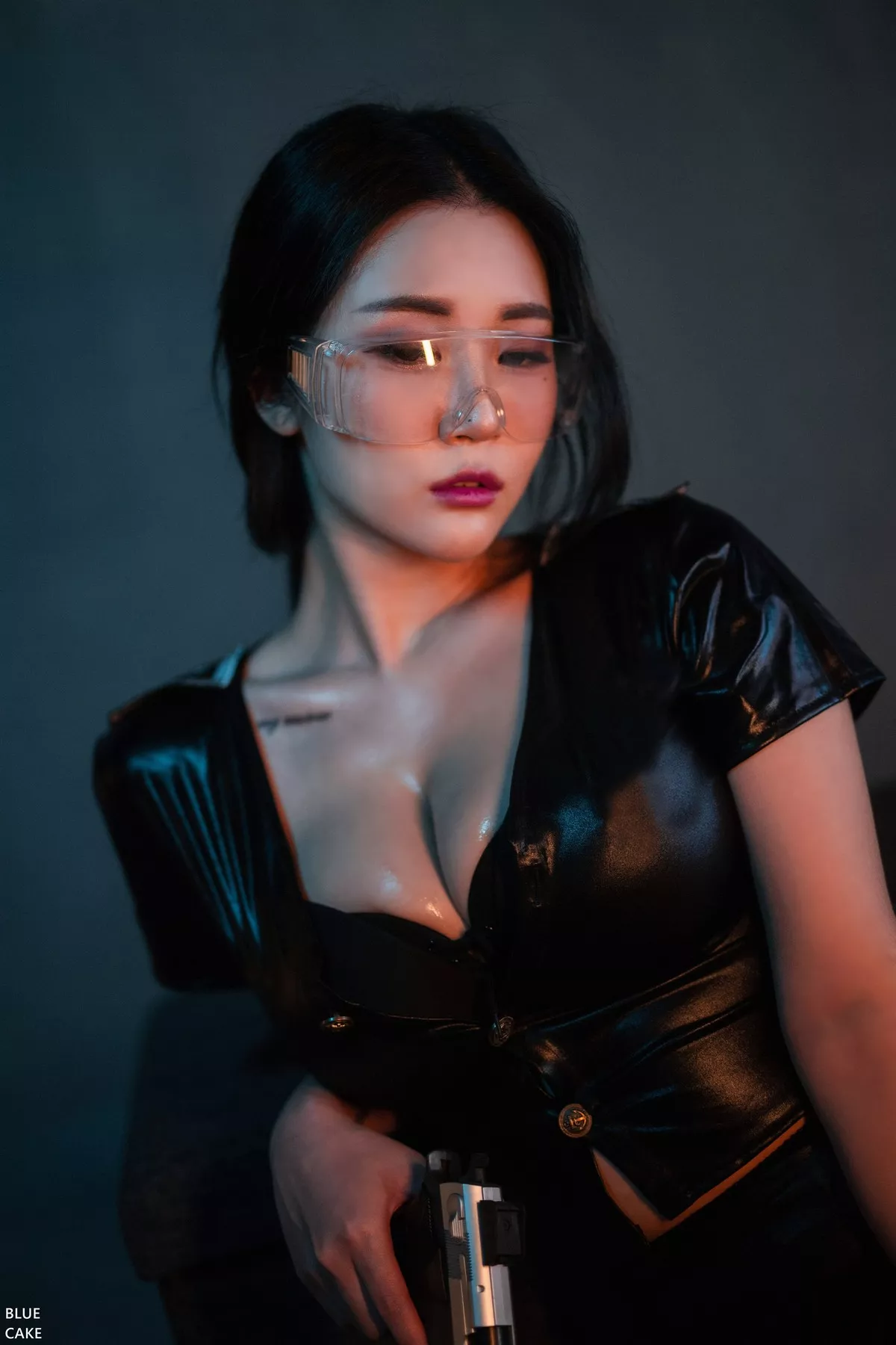 [Bluecake]Bomi-Siren主题私房性感JK制服+黑色皮质短裙套装秀完美身材诱惑写真71P