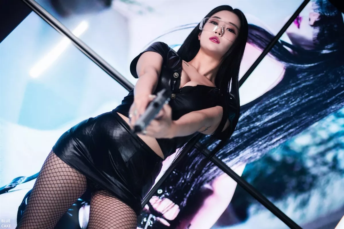 [Bluecake]Bomi-Siren主题私房性感JK制服+黑色皮质短裙套装秀完美身材诱惑写真71P