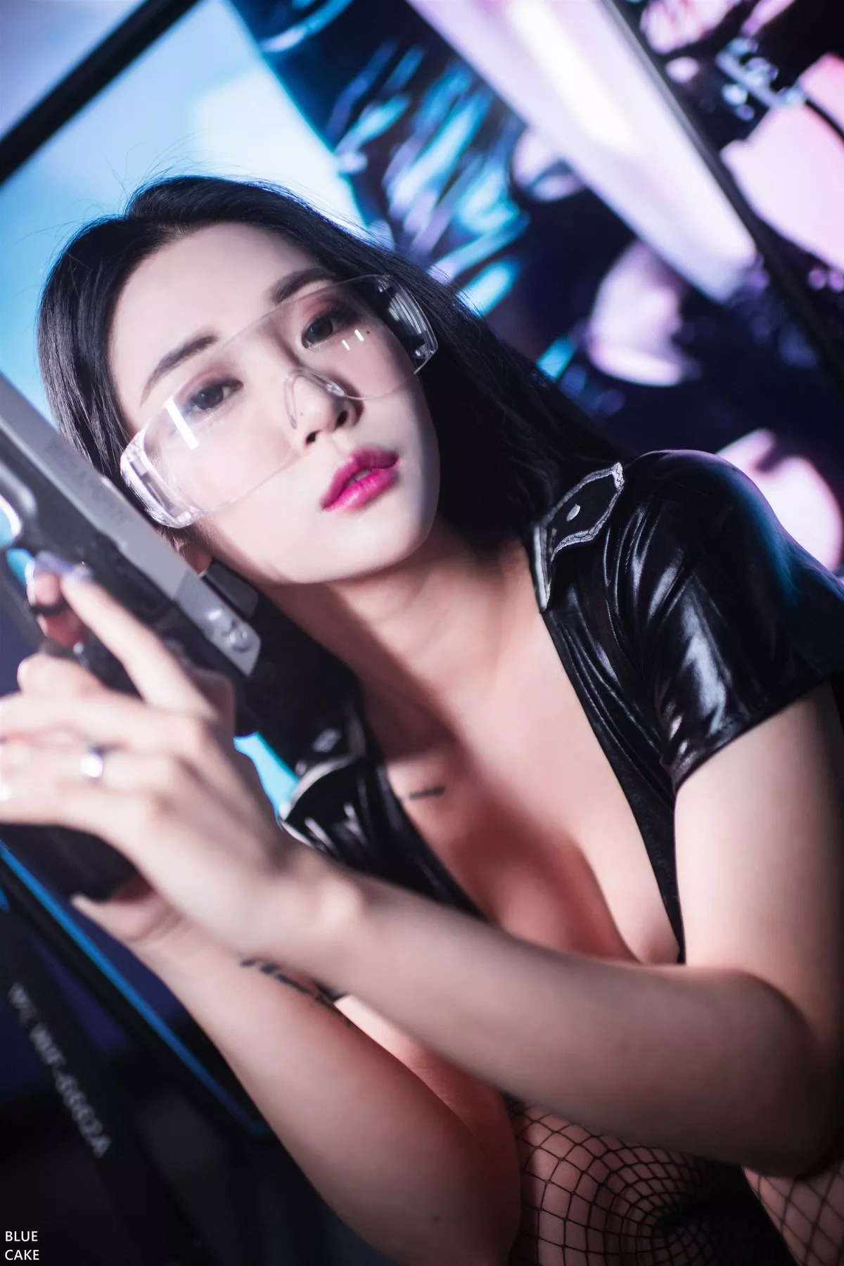 [Bluecake]Bomi-Siren主题私房性感JK制服+黑色皮质短裙套装秀完美身材诱惑写真71P