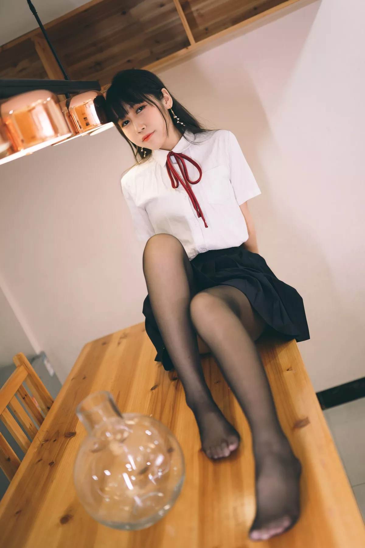 人气Coser不呆猫校服JK主题私房性感黑色短裙下超薄黑丝裤袜极致魅惑写真64P