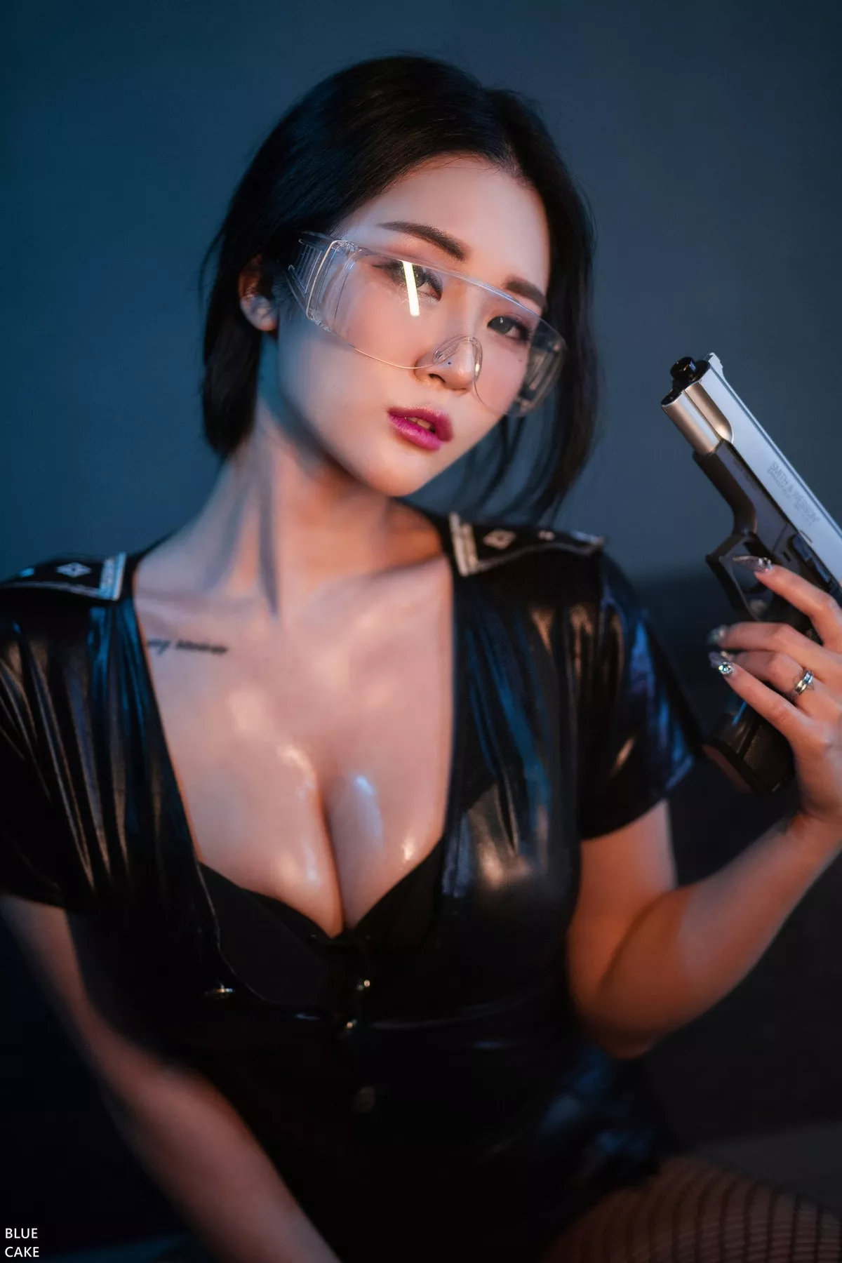[Bluecake]Bomi-Siren主题私房性感JK制服+黑色皮质短裙套装秀完美身材诱惑写真71P