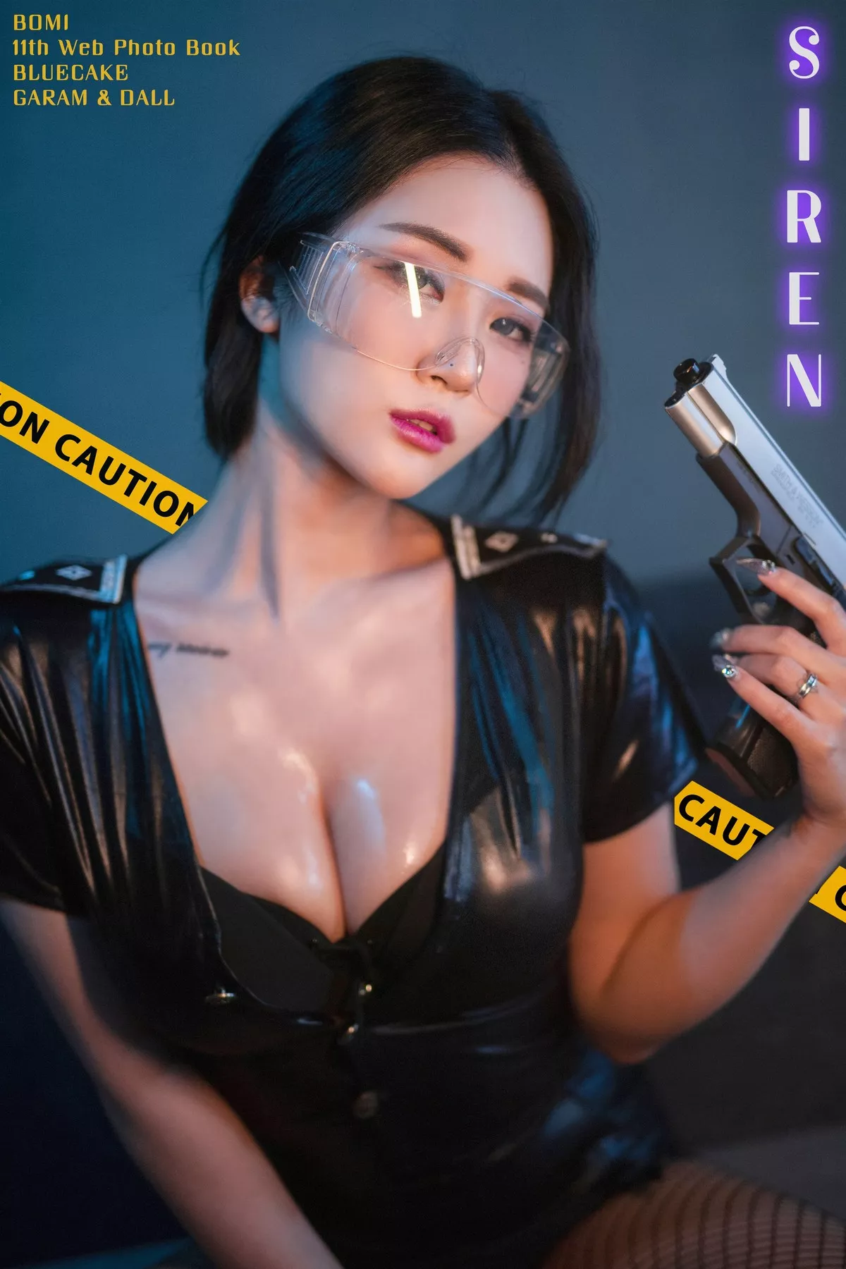 [Bluecake]Bomi-Siren主题私房性感JK制服+黑色皮质短裙套装秀完美身材诱惑写真71P