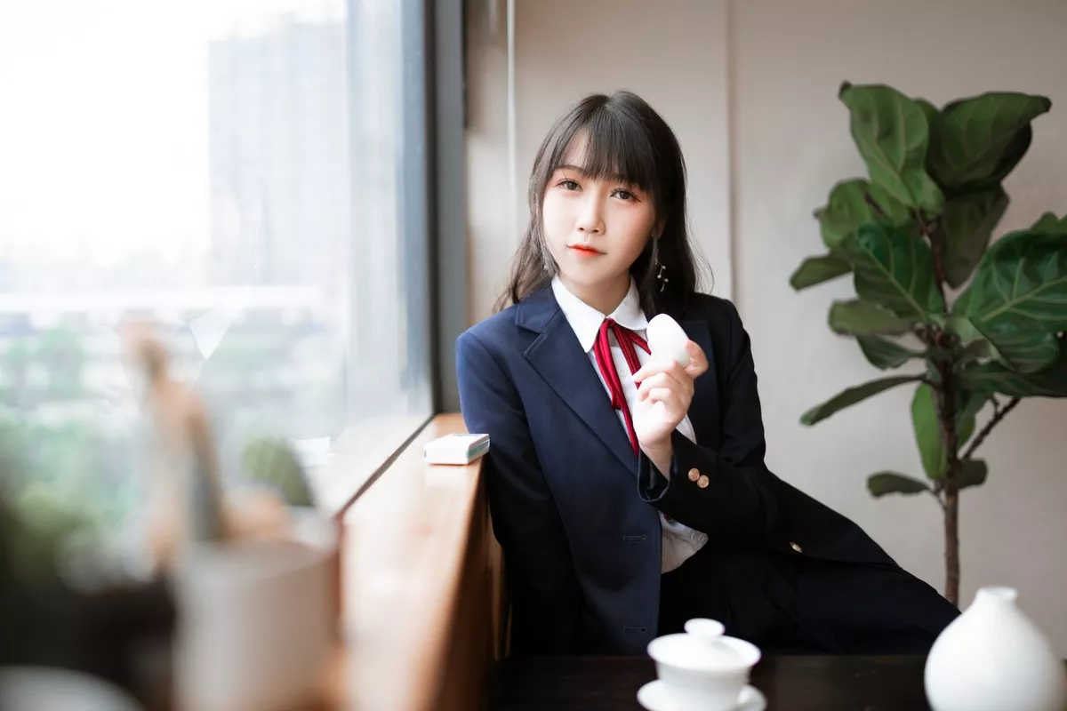 人气Coser不呆猫校服JK主题私房性感黑色短裙下超薄黑丝裤袜极致魅惑写真64P