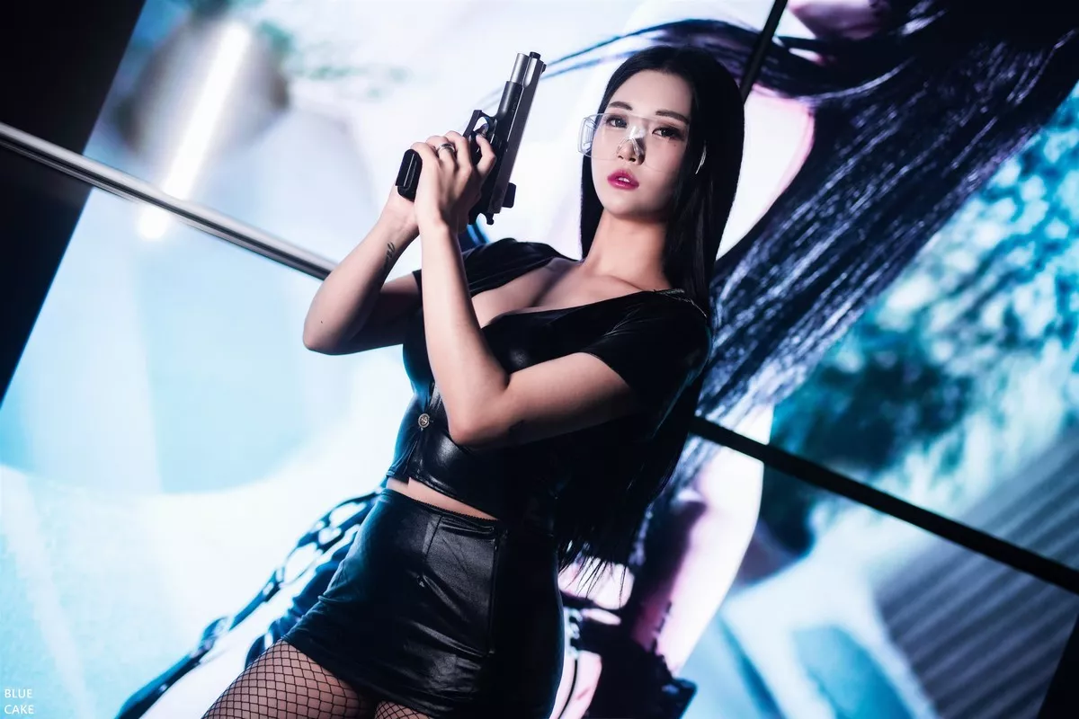 [Bluecake]Bomi-Siren主题私房性感JK制服+黑色皮质短裙套装秀完美身材诱惑写真71P