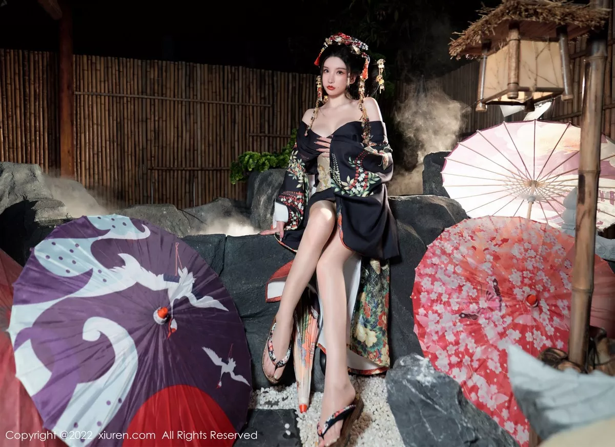 XiuRen第5537期_女神周于希Sally宽衣解带主题日系风脱和服露翘臀美腿诱惑写真80P