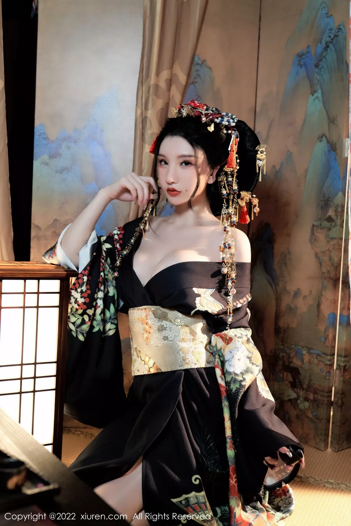 XiuRen第5537期_女神周于希Sally宽衣解带主题日系风脱和服露翘臀美腿诱惑写真80P