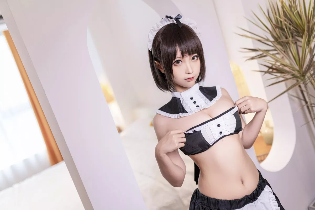 动漫博主蠢沫沫撩汉女仆主题私房超短女仆裙露性感白色内裤秀翘臀诱惑写真40P