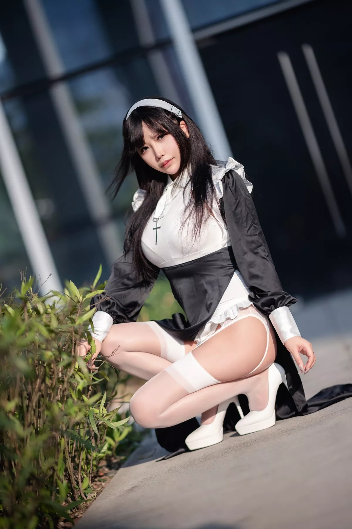 二次元妹子抱走莫子aa生日特辑主题性感修女装扮半脱露豪乳豹纹遮点诱惑写真75P
