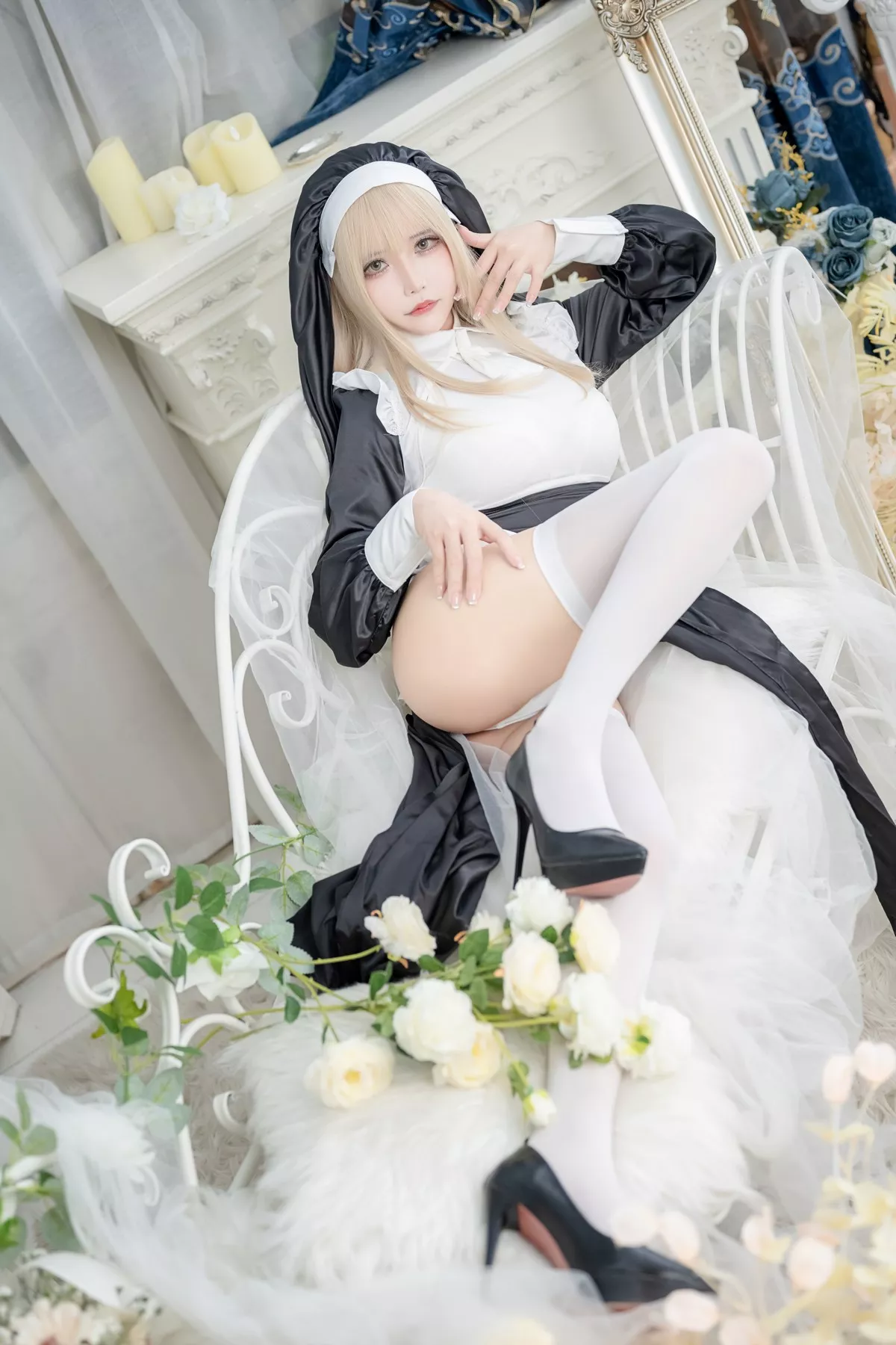 二次元妹子抱走莫子aa生日特辑主题性感修女装扮半脱露豪乳豹纹遮点诱惑写真75P