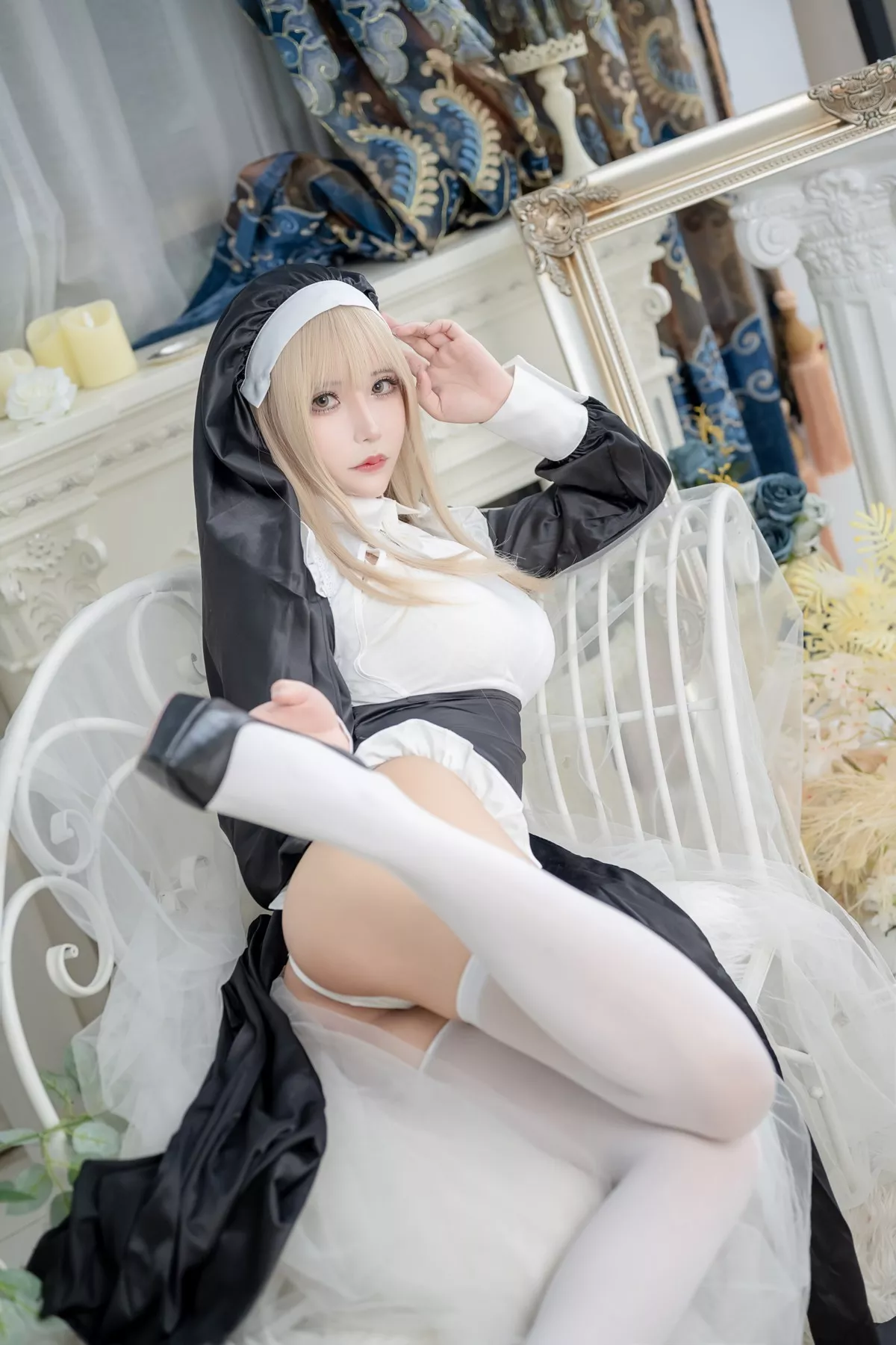 二次元妹子抱走莫子aa生日特辑主题性感修女装扮半脱露豪乳豹纹遮点诱惑写真75P