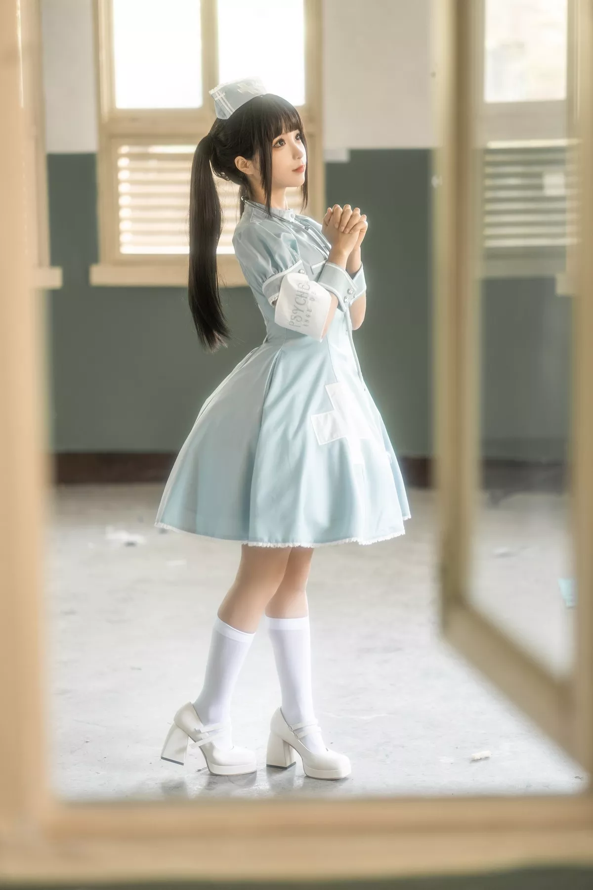 动漫博主蠢沫沫小护士主题私房性感护士装大尺度全脱露豪乳翘臀极致诱惑写真78P