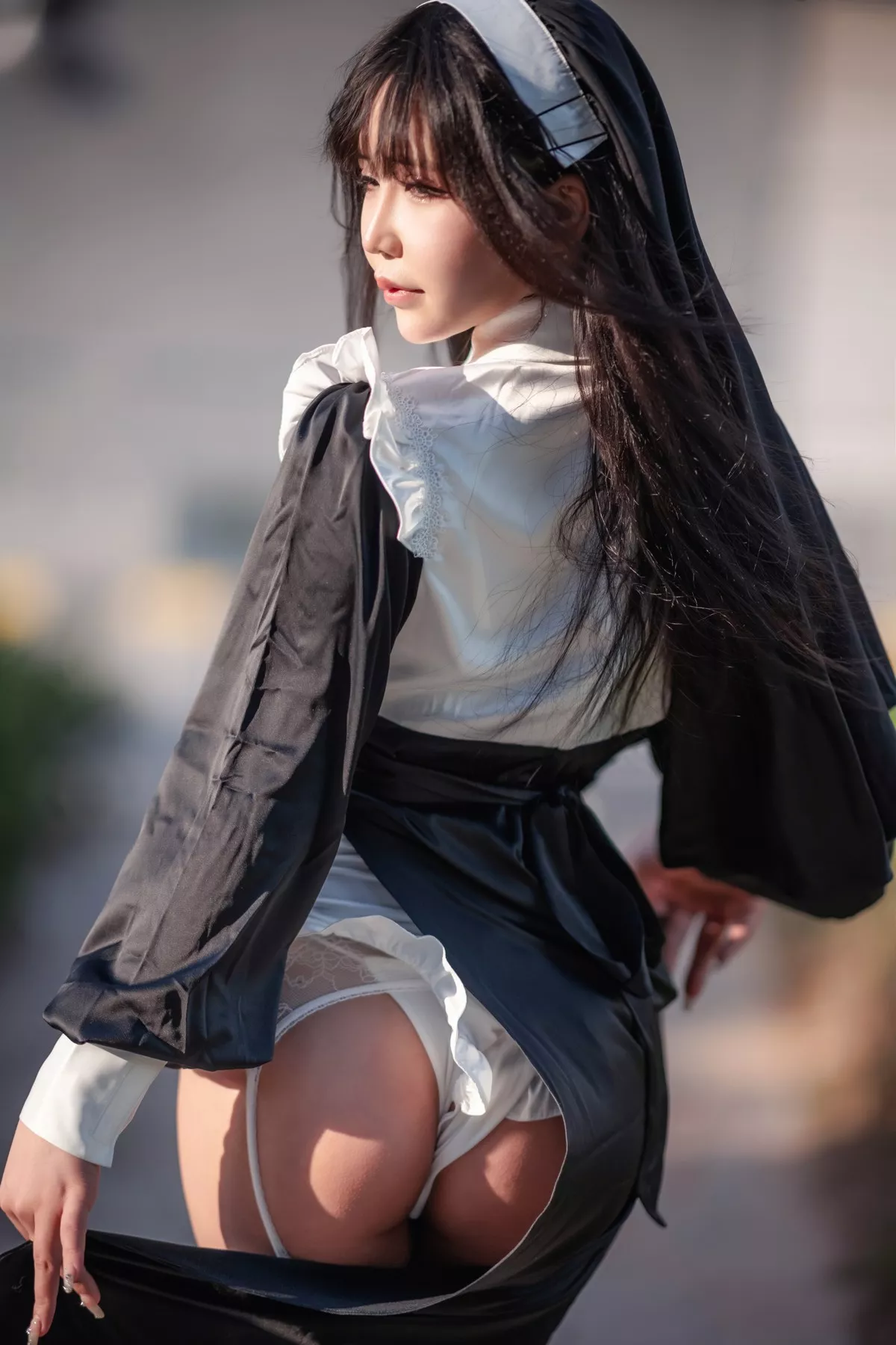 二次元妹子抱走莫子aa生日特辑主题性感修女装扮半脱露豪乳豹纹遮点诱惑写真75P