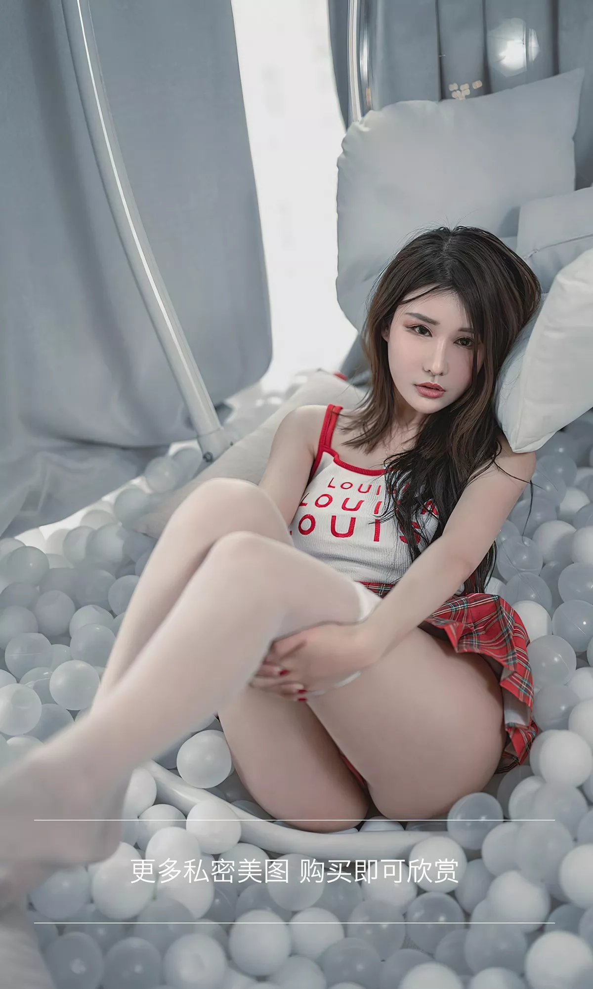 [Ugirls爱尤物]No.2391_模特夏沫沫tifa性感红色格子连衣裙配白色蕾丝袜完美诱惑写真35P