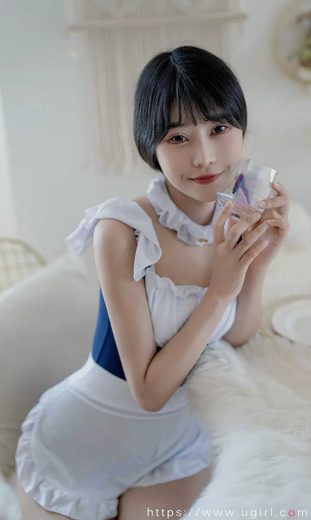 [Ugirls爱尤物]No.2388_模特柚子私房性感高叉连体女仆装秀完美身材迷人诱惑写真35P