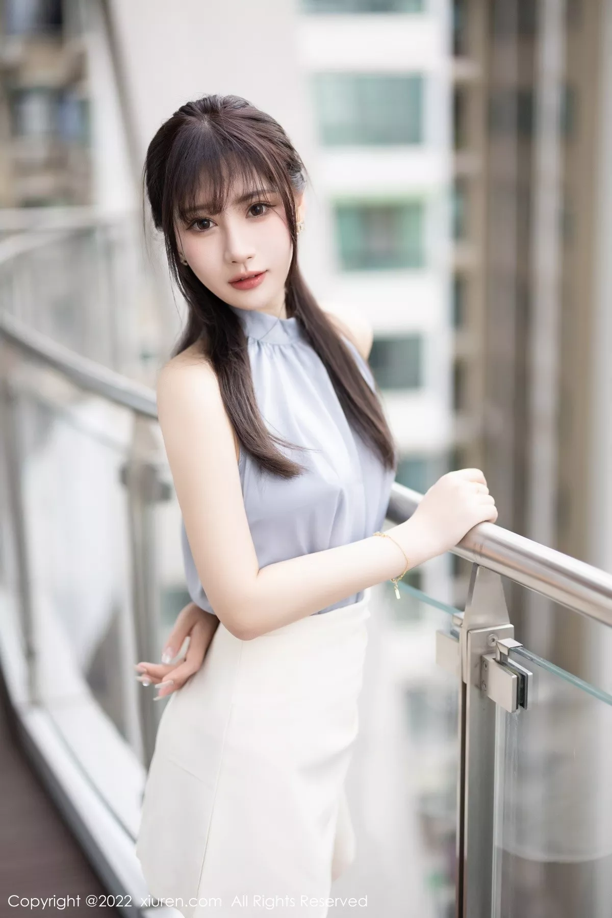 XiuRen第5606期_模特张欣欣性感红色轻透薄纱服配红丝吊袜秀苗条身材诱惑写真80P