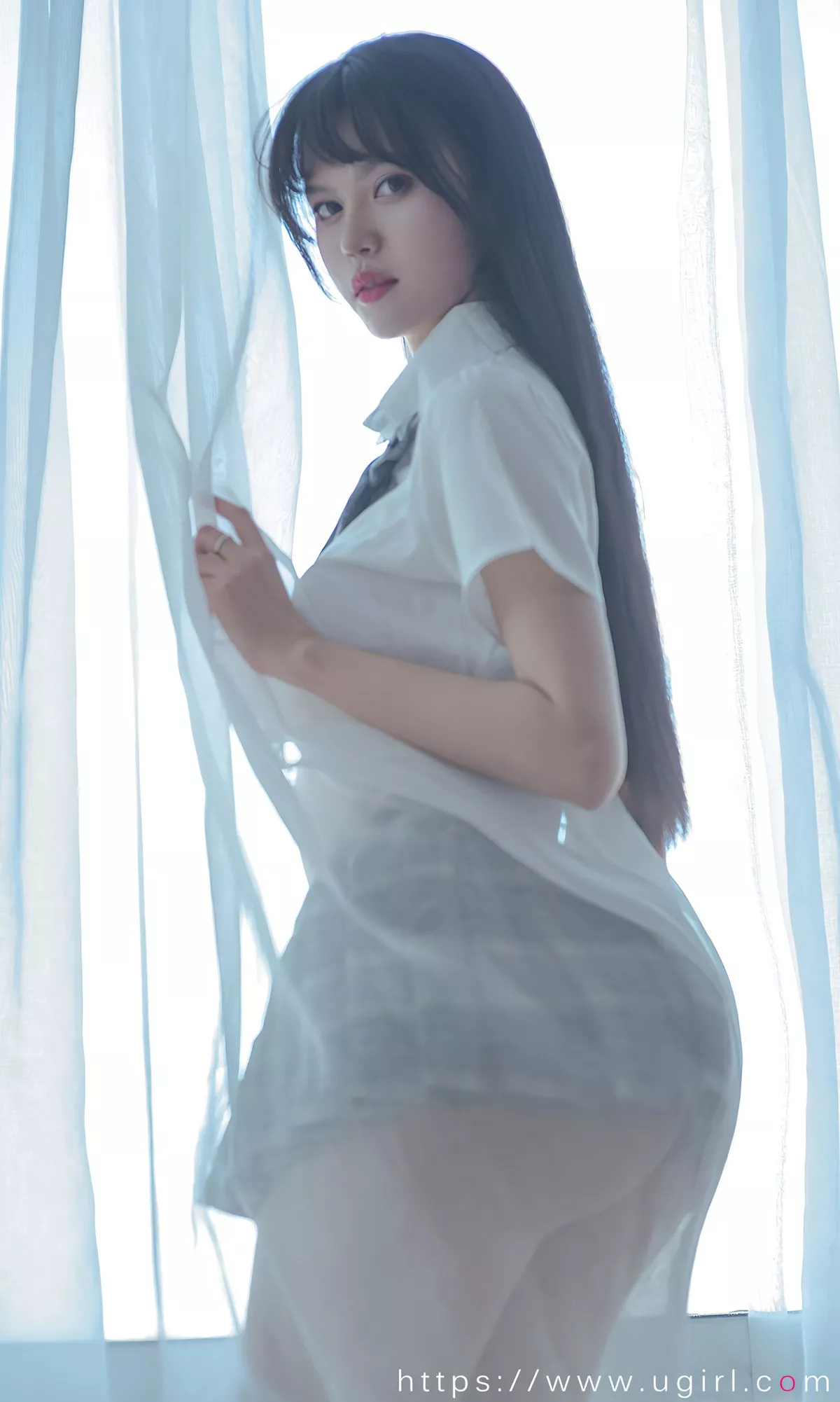 [Ugirls爱尤物]No.2395_模特桃香子私房性感吊带半脱+JK制服秀完美身材诱惑写真35P