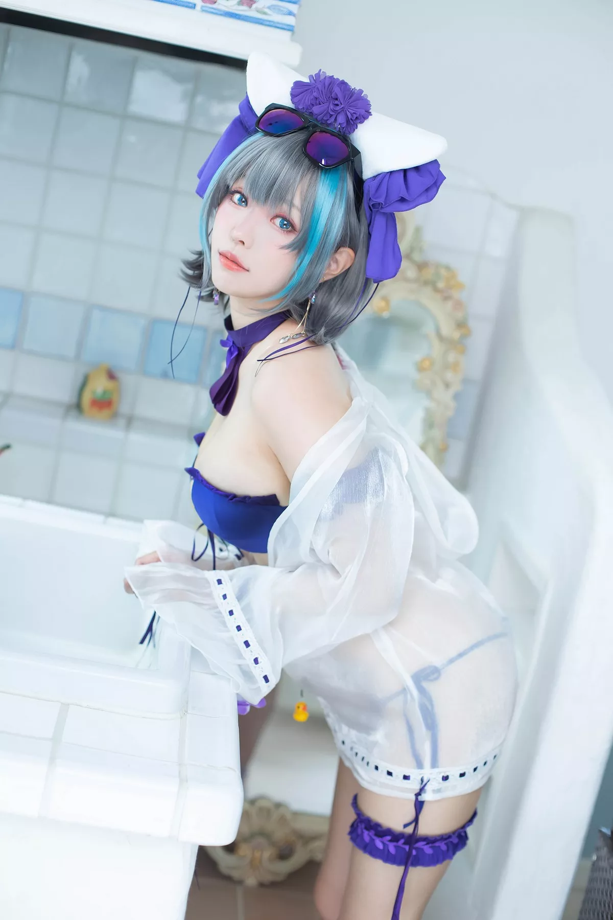 Coser妹子Ely_eee-Cheshire柴郡主题私房性感礼裙配白丝吊袜秀美腿诱惑写真70P