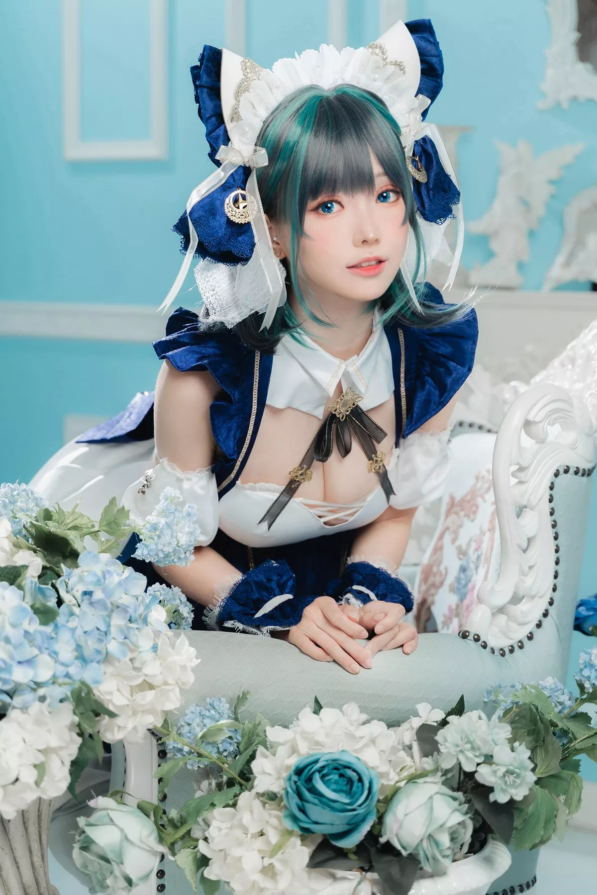 Coser妹子Ely_eee-Cheshire柴郡主题私房性感礼裙配白丝吊袜秀美腿诱惑写真70P