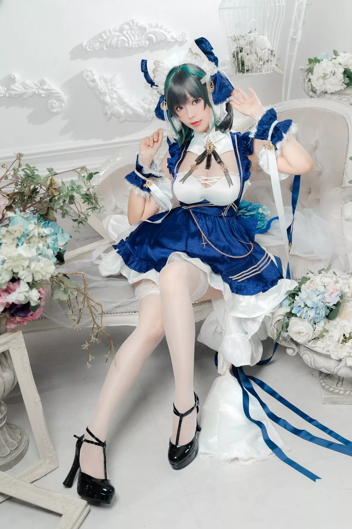 Coser妹子Ely_eee-Cheshire柴郡主题私房性感礼裙配白丝吊袜秀美腿诱惑写真70P