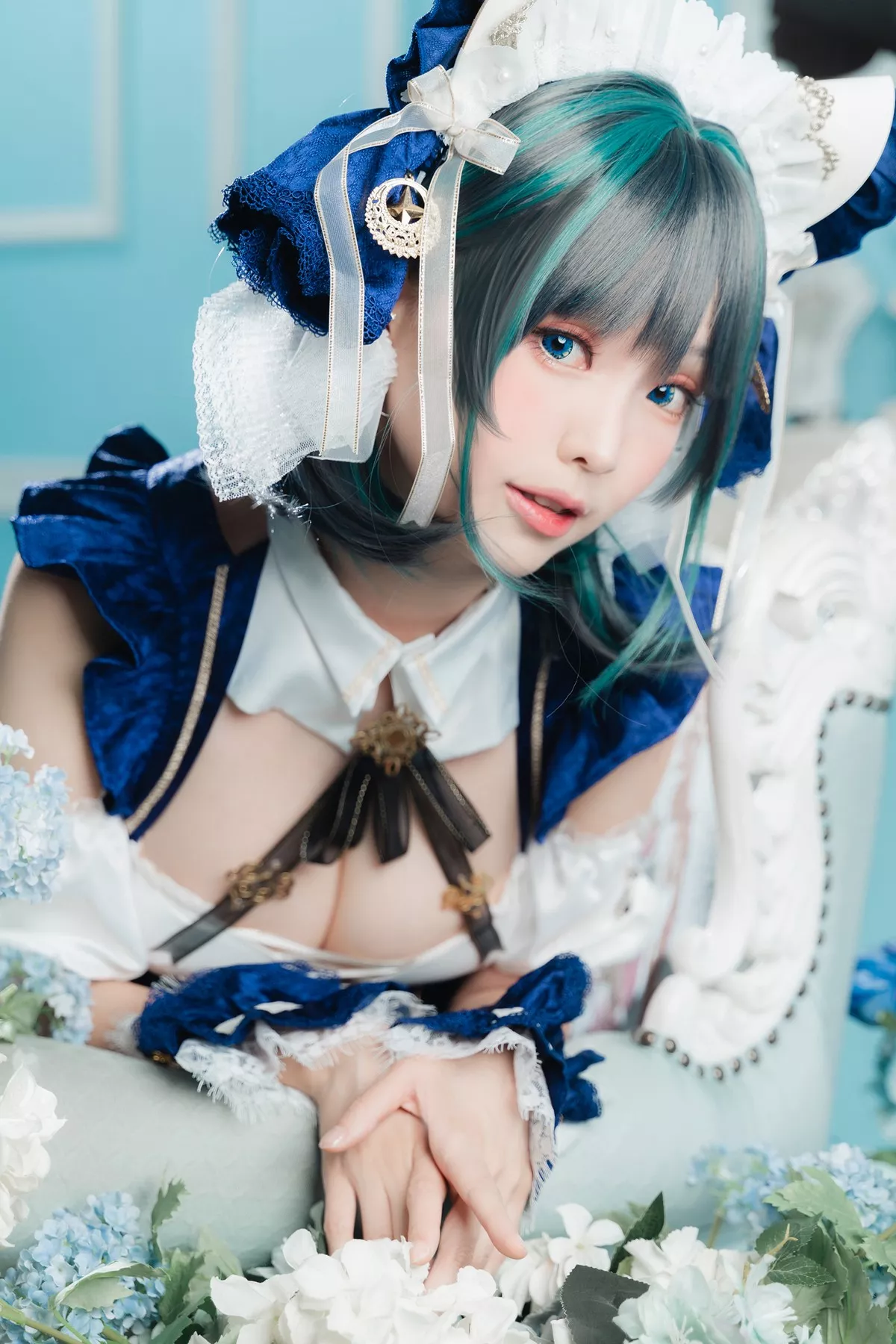 Coser妹子Ely_eee-Cheshire柴郡主题私房性感礼裙配白丝吊袜秀美腿诱惑写真70P