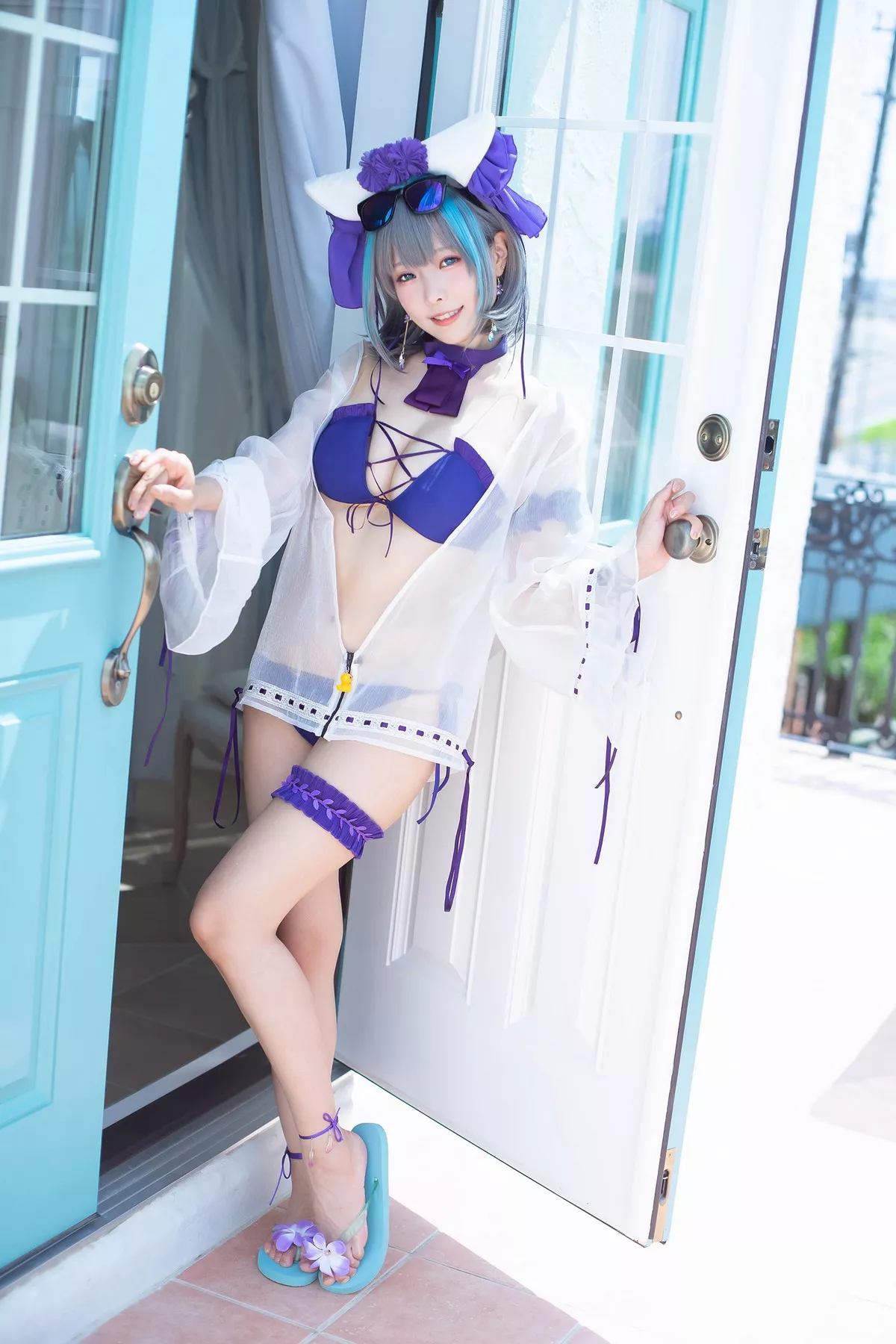 Coser妹子Ely_eee-Cheshire柴郡主题私房性感礼裙配白丝吊袜秀美腿诱惑写真70P
