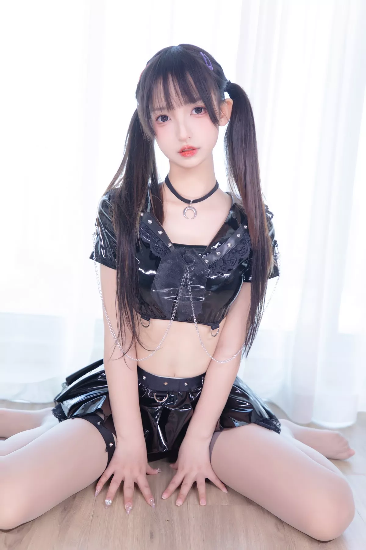 萝莉美女神楽坂真冬魔女的课后辅导主题私房性感黑色皮质套装配超薄黑丝诱惑写真75P