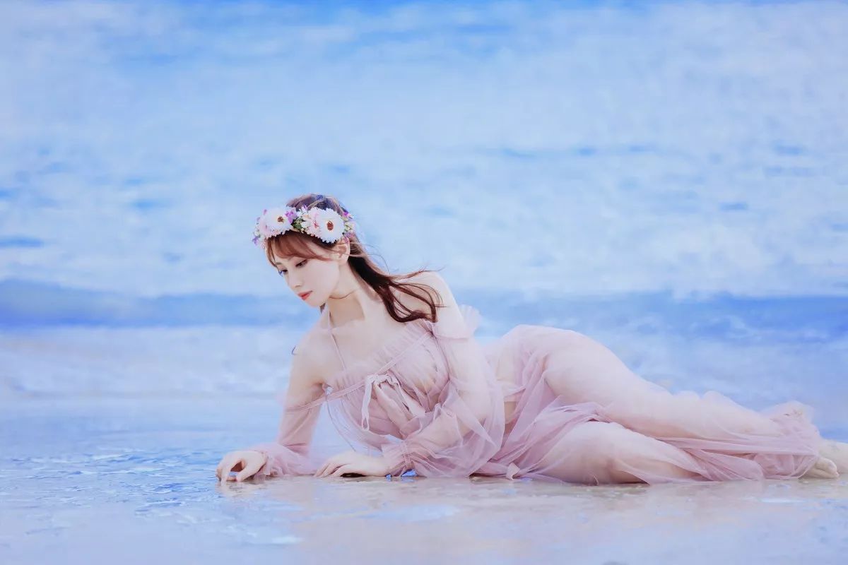 次元少女念雪ww白桃汽水主题户外沙滩性感粉色比基尼秀完美身材迷人诱惑写真42P