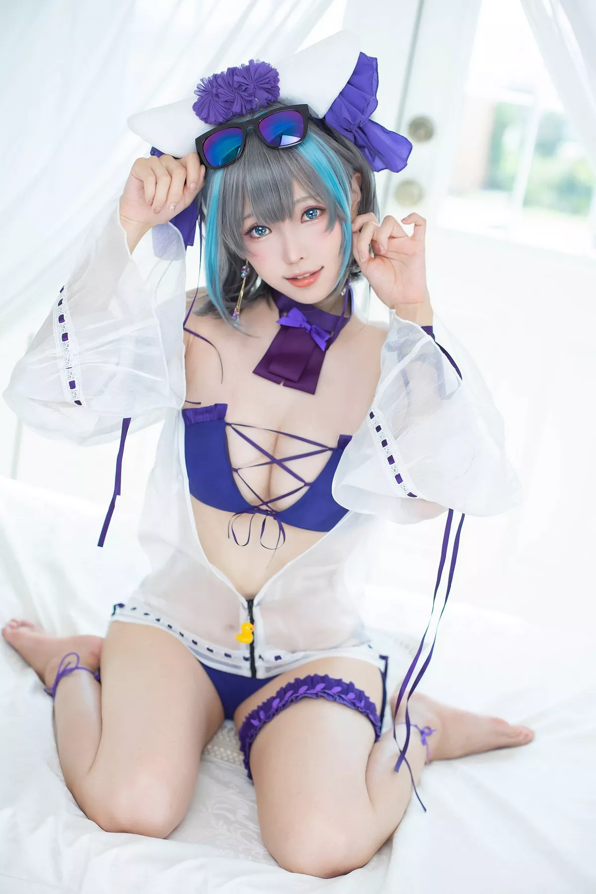 Coser妹子Ely_eee-Cheshire柴郡主题私房性感礼裙配白丝吊袜秀美腿诱惑写真70P