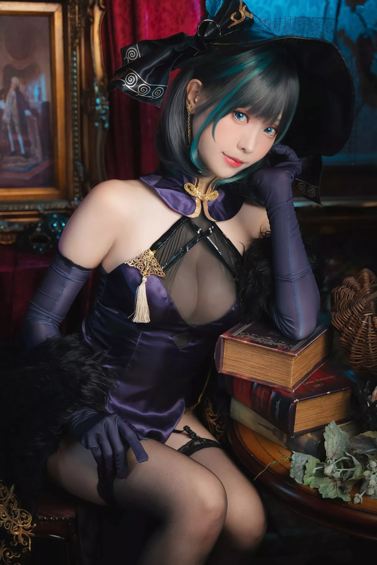 Coser妹子Ely_eee-Cheshire柴郡主题私房性感礼裙配白丝吊袜秀美腿诱惑写真70P