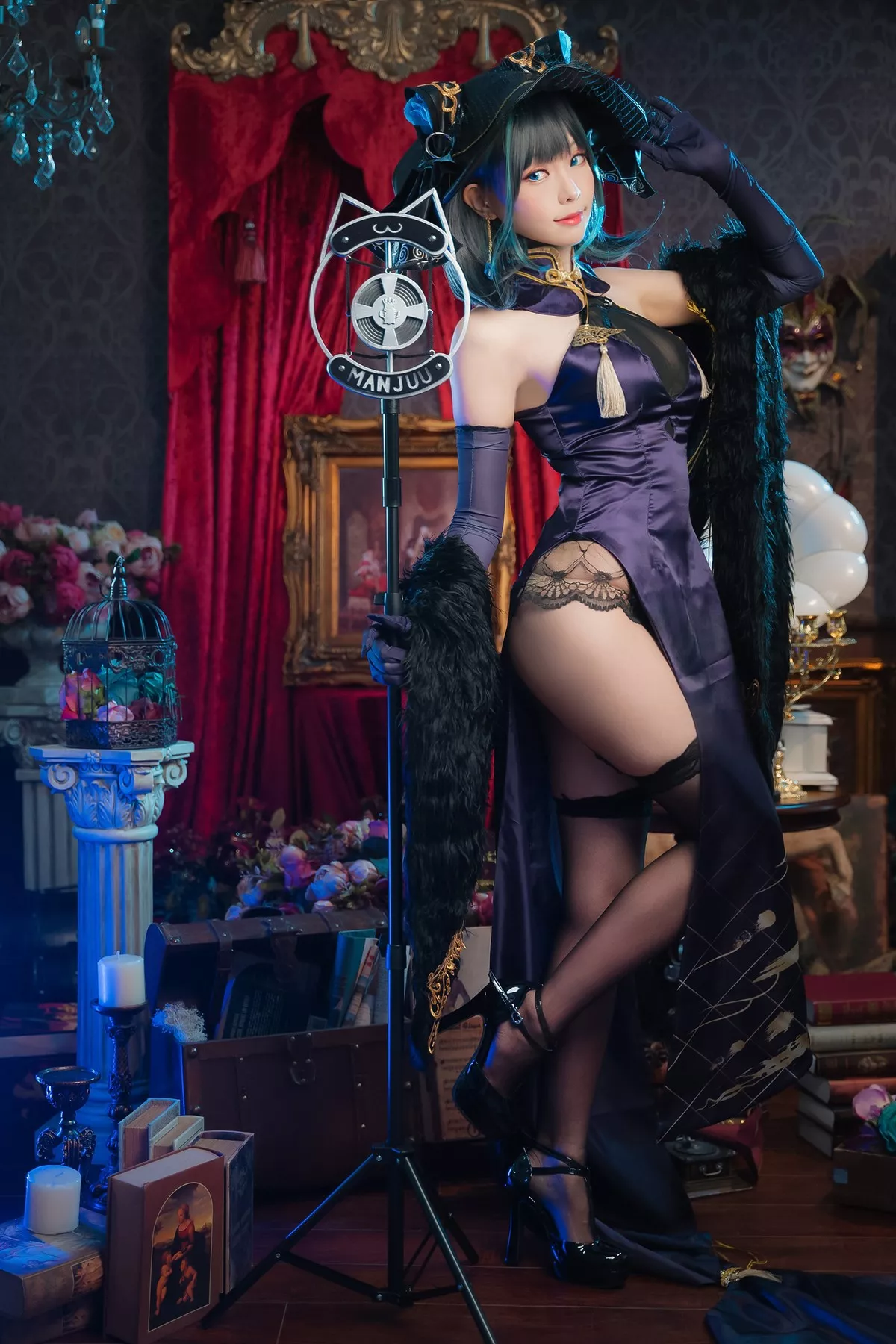 Coser妹子Ely_eee-Cheshire柴郡主题私房性感礼裙配白丝吊袜秀美腿诱惑写真70P