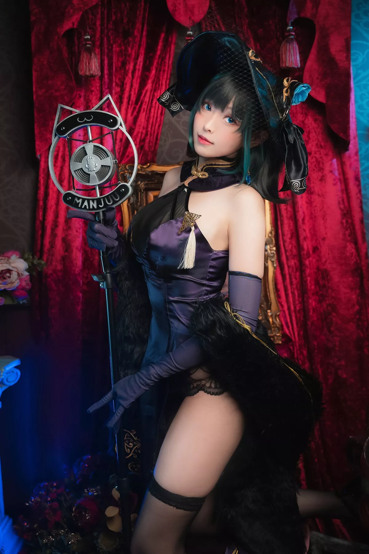 Coser妹子Ely_eee-Cheshire柴郡主题私房性感礼裙配白丝吊袜秀美腿诱惑写真70P