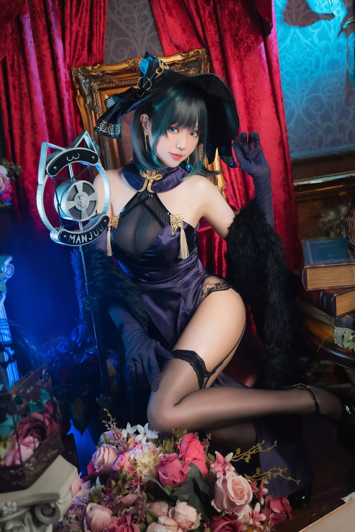 Coser妹子Ely_eee-Cheshire柴郡主题私房性感礼裙配白丝吊袜秀美腿诱惑写真70P