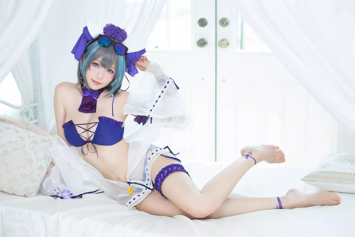Coser妹子Ely_eee-Cheshire柴郡主题私房性感礼裙配白丝吊袜秀美腿诱惑写真70P