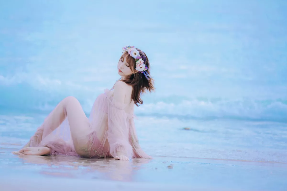 次元少女念雪ww白桃汽水主题户外沙滩性感粉色比基尼秀完美身材迷人诱惑写真42P