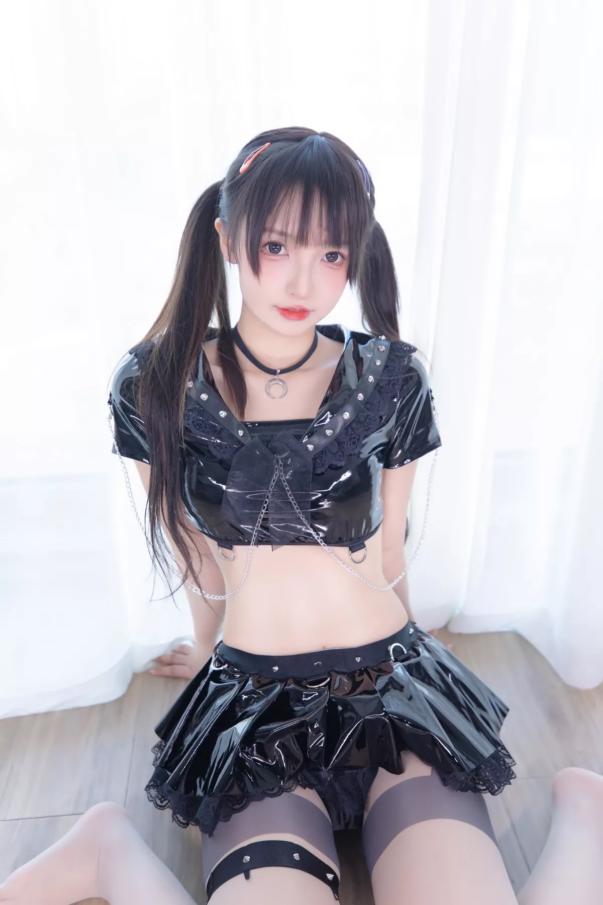 萝莉美女神楽坂真冬魔女的课后辅导主题私房性感黑色皮质套装配超薄黑丝诱惑写真75P