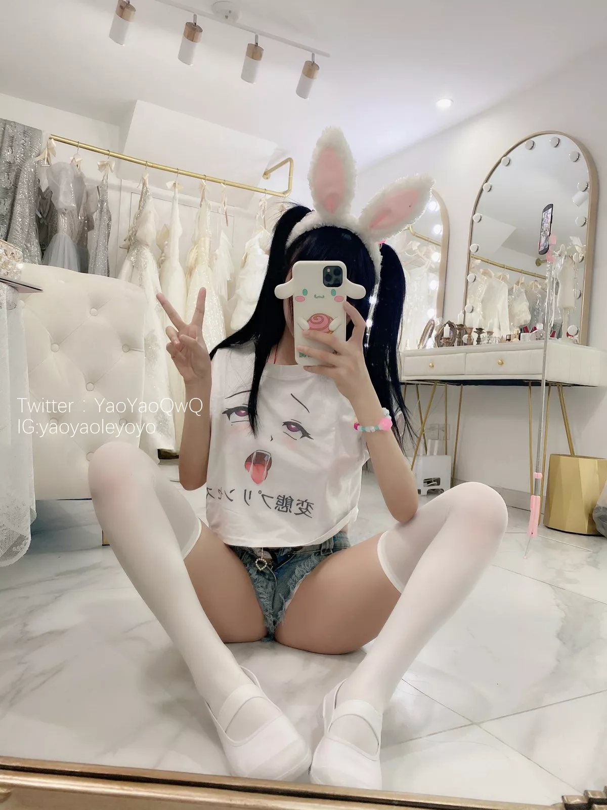 网络美女软妹摇摇乐一只小兔子主题私房两套性感兔女郎服饰秀翘臀美腿诱惑写真94P