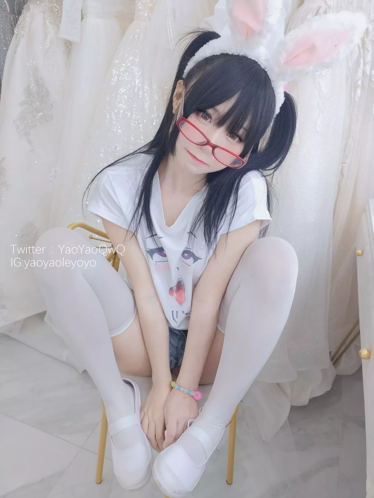 网络美女软妹摇摇乐一只小兔子主题私房两套性感兔女郎服饰秀翘臀美腿诱惑写真94P